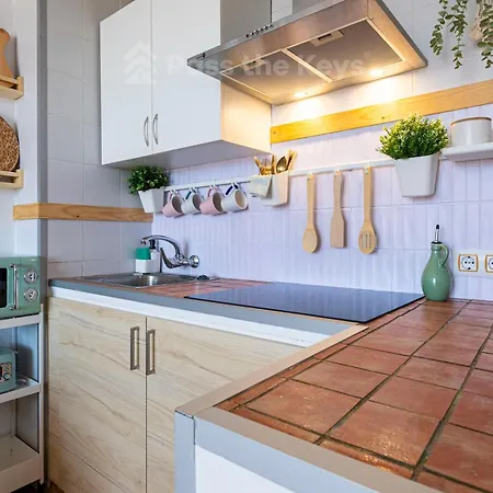 Cozy In Heart Of Nueva Andalucia - Pass The Keys Apartment Marbella